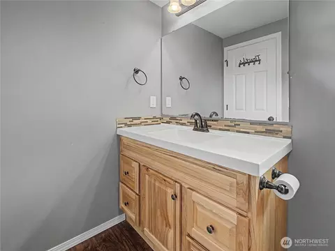 Bath - 43622 228th Ave SE, Enumclaw, WA 98022 photo 2 of 3