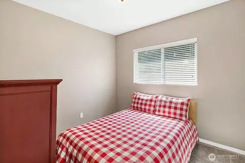 Bedroom - 43622 228th Ave SE, Enumclaw, WA 98022 photo 1 of 3