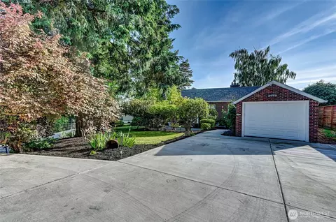 10825 Marine View Dr SW, Seattle, WA 98146