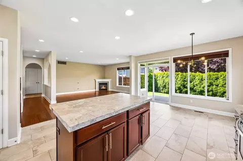 Living - 2918 146th Ave E, Sumner, WA 98390 photo 2 of 5