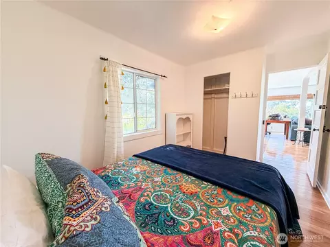 Bedroom - 4622 Deer Harbor Rd, Eastsound, WA 98245 photo 6 of 6