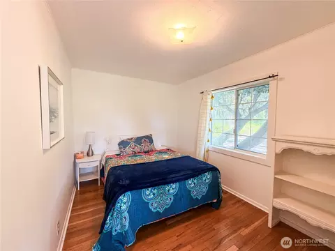 Bedroom - 4622 Deer Harbor Rd, Eastsound, WA 98245 photo 5 of 6