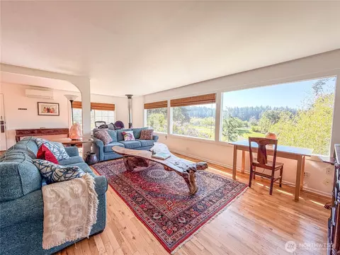 Living - 4622 Deer Harbor Rd, Eastsound, WA 98245 photo 4 of 6