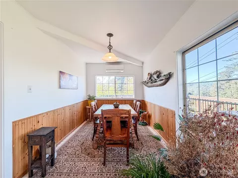 Dining - 4622 Deer Harbor Rd, Eastsound, WA 98245 photo 2 of 3