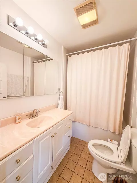 Bath - 4622 Deer Harbor Rd, Eastsound, WA 98245 photo 1 of 2