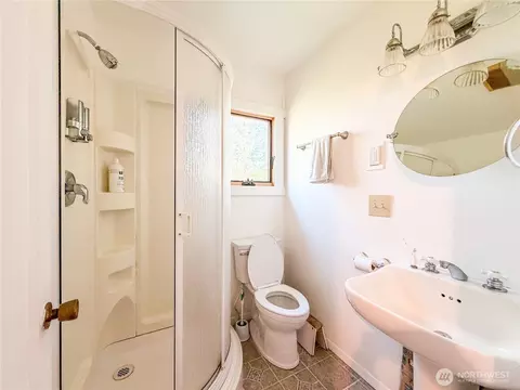 Bath - 4622 Deer Harbor Rd, Eastsound, WA 98245 photo 2 of 2