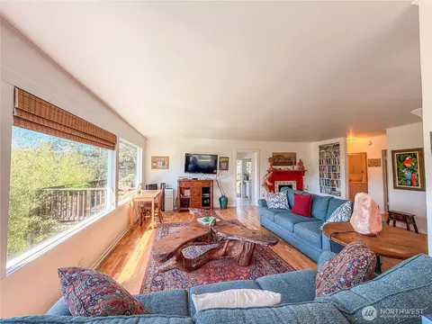 Living - 4622 Deer Harbor Rd, Eastsound, WA 98245 photo 5 of 6