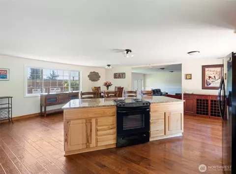 Kitchen - 124 Gunnell Rd, Winlock, WA 98596 photo 1 of 3