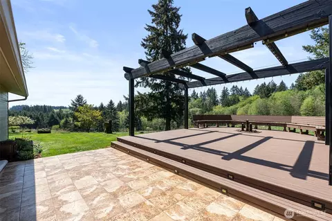 Exterior - 124 Gunnell Rd, Winlock, WA 98596 photo 4 of 11