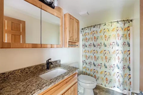 Bath - 124 Gunnell Rd, Winlock, WA 98596 photo 2 of 2