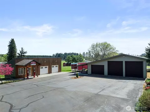 Exterior - 124 Gunnell Rd, Winlock, WA 98596 photo 10 of 11