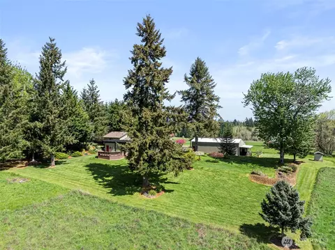 Exterior - 124 Gunnell Rd, Winlock, WA 98596 photo 5 of 11
