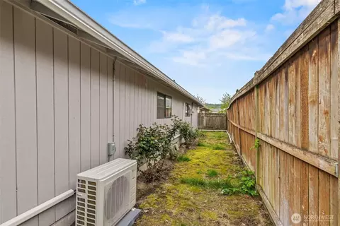 Exterior - 1 Teal St, Longview, WA 98632 photo 8 of 8