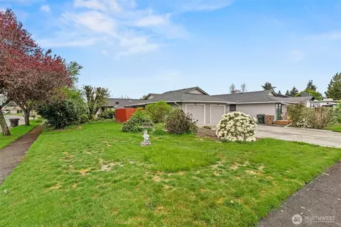 Exterior - 1 Teal St, Longview, WA 98632 photo 6 of 8