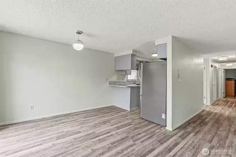 Living - 1 Teal St, Longview, WA 98632 photo 6 of 6