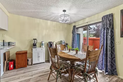 Dining - 1 Teal St, Longview, WA 98632 photo 1 of 1