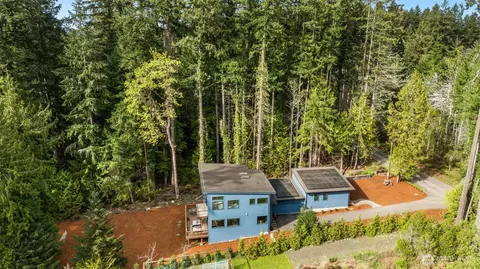10143 Battle Point Dr NE, Bainbridge Island, WA 98110