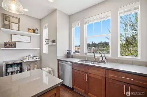 Kitchen - 11204 19th Dr SE, Everett, WA 98208 photo 5 of 7