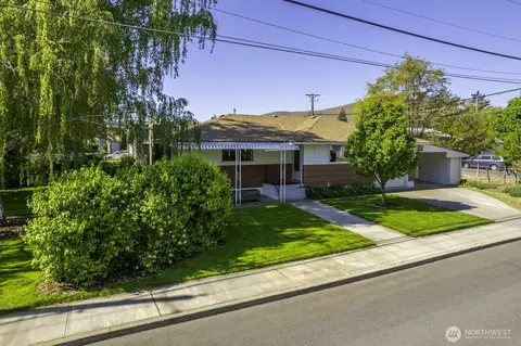 257 D St NW, Ephrata, WA 98823