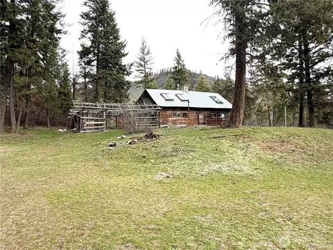 3507 Hamlett Rd, Kettle Falls, WA 99141