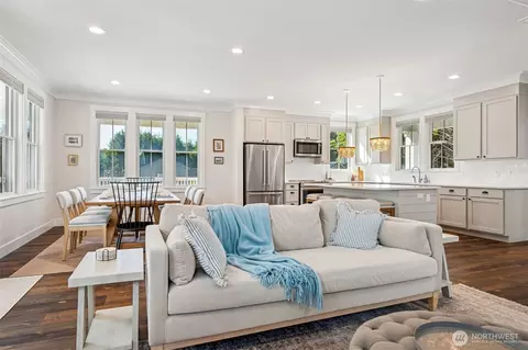 Living - 421 E Compass St, Pacific Beach, WA 98571 photo 2 of 2