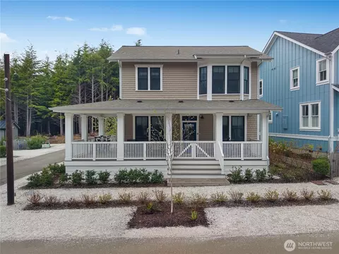 421 E Compass St, Pacific Beach, WA 98571