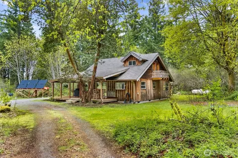 22110 Elbow Lake Rd SE #B, Yelm, WA 98597