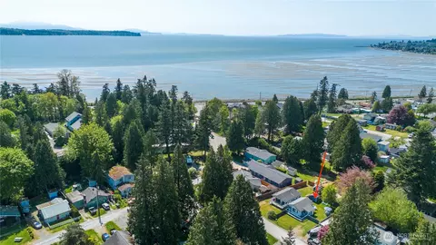 8243 Beachway Dr, Blaine, WA 98230