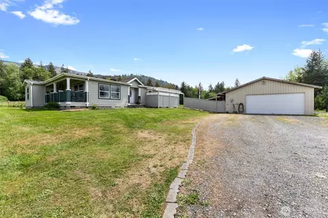 6896 Goodwin Rd, Everson, WA 98247 photo 2