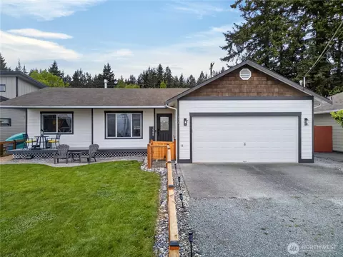 1584 Country Club Dr, Camano Island, WA 98282