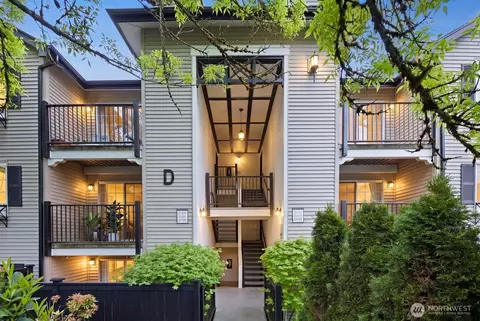 215 9th St #D101, Kirkland, WA 98033