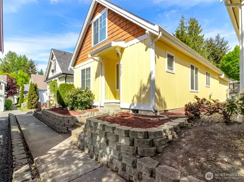 2707 9th St SE, Puyallup, WA 98374