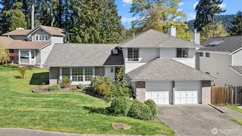 5036 NE 21st St, Renton, WA 98059