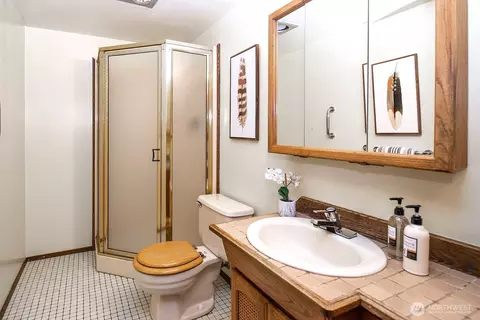 Bath - 3111 Silver Crest Dr, Mill Creek, WA 98012 photo 2 of 2