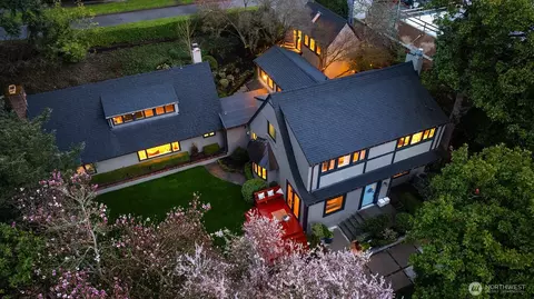 3530 W Laurelhurst Dr NE, Seattle, WA 98105