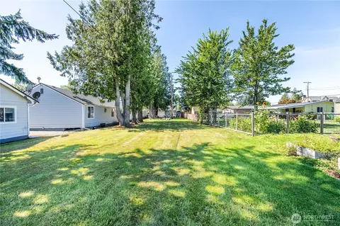 Exterior - 2054 Roosevelt Ave, Enumclaw, WA 98022 photo 7 of 7