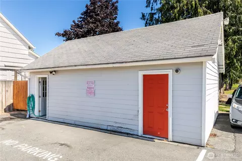 Exterior - 2054 Roosevelt Ave, Enumclaw, WA 98022 photo 3 of 7