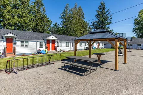 Exterior - 2054 Roosevelt Ave, Enumclaw, WA 98022 photo 4 of 7