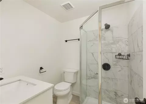 Bath - 2054 Roosevelt Ave, Enumclaw, WA 98022 photo 1 of 1