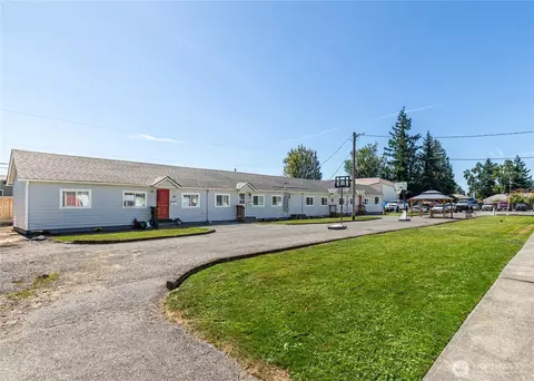 Exterior - 2054 Roosevelt Ave, Enumclaw, WA 98022 photo 2 of 7