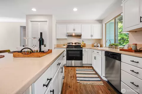 Kitchen - 8910 NE 195th St NE, Bothell, WA 98011 photo 2 of 2