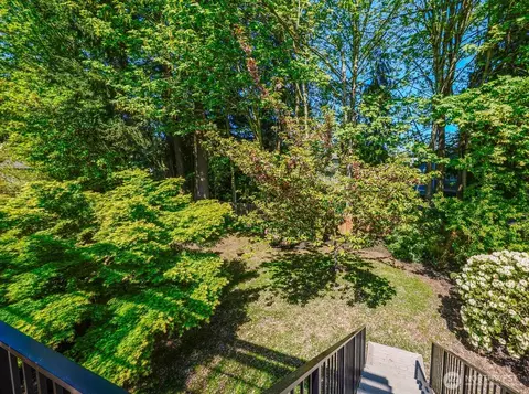 Exterior - 8910 NE 195th St NE, Bothell, WA 98011 photo 6 of 8