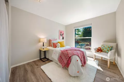 Bedroom - 8910 NE 195th St NE, Bothell, WA 98011 photo 4 of 6
