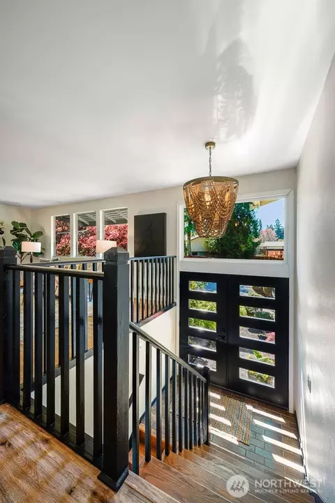 Entry Way - 8910 NE 195th St NE, Bothell, WA 98011 photo 2 of 2