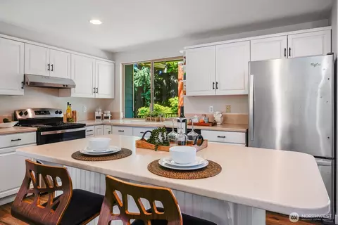 Kitchen - 8910 NE 195th St NE, Bothell, WA 98011 photo 1 of 2