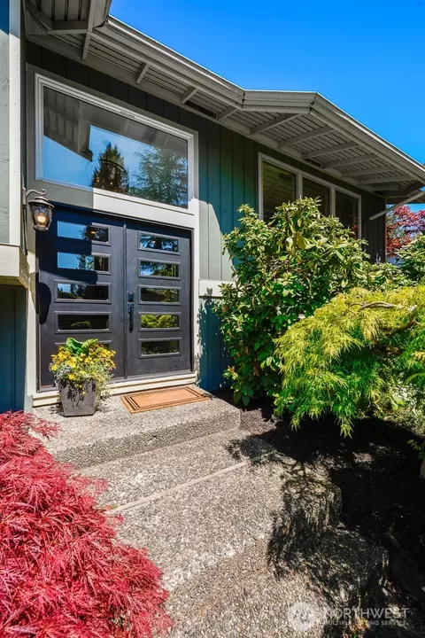 8910 NE 195th St NE, Bothell, WA 98011