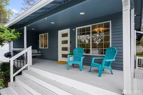 Exterior - 25 E Intercity Ave, Everett, WA 98208 photo 2 of 13