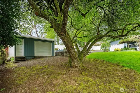 Exterior - 25 E Intercity Ave, Everett, WA 98208 photo 8 of 13