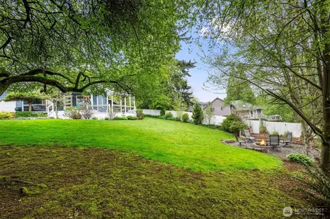 Exterior - 25 E Intercity Ave, Everett, WA 98208 photo 10 of 13