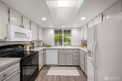 Kitchen - 25 E Intercity Ave, Everett, WA 98208 photo 1 of 3